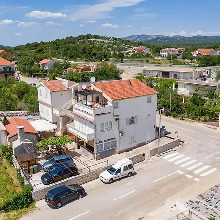 Apartment With A Parking Space Pirovac, Sibenik - 21008 *
