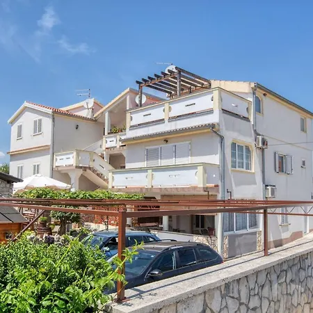 Apartamento With Parking Space Pirovac, Sibenik - 21008 Pirovac