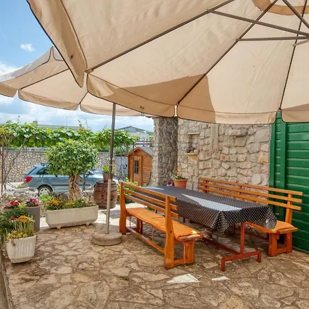 Apartamento With Parking Space Pirovac, Sibenik - 21008