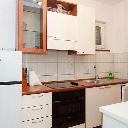 Apartamento With Parking Space Pirovac, Sibenik - 21008 *