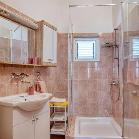 With Parking Space Pirovac, Sibenik - 21008 Apartamento