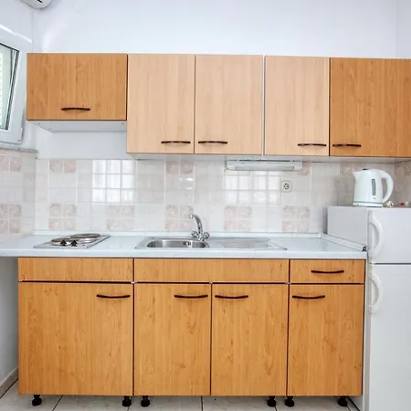 With Parking Space Pirovac, Sibenik - 21008 Apartamento Pirovac