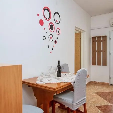 With Parking Space Pirovac, Sibenik - 21008 Apartamento Pirovac