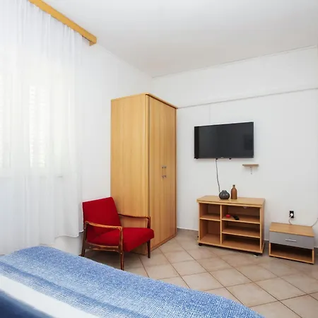With Parking Space Pirovac, Sibenik - 21008 Appartement Pirovac