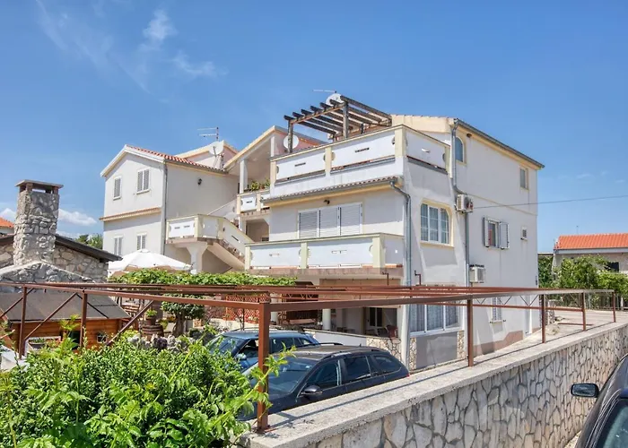 Appartement With Parking Space Pirovac, Sibenik - 21008 Pirovac