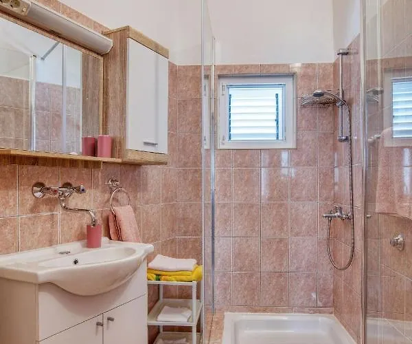 With Parking Space Pirovac, Sibenik - 21008 Appartement