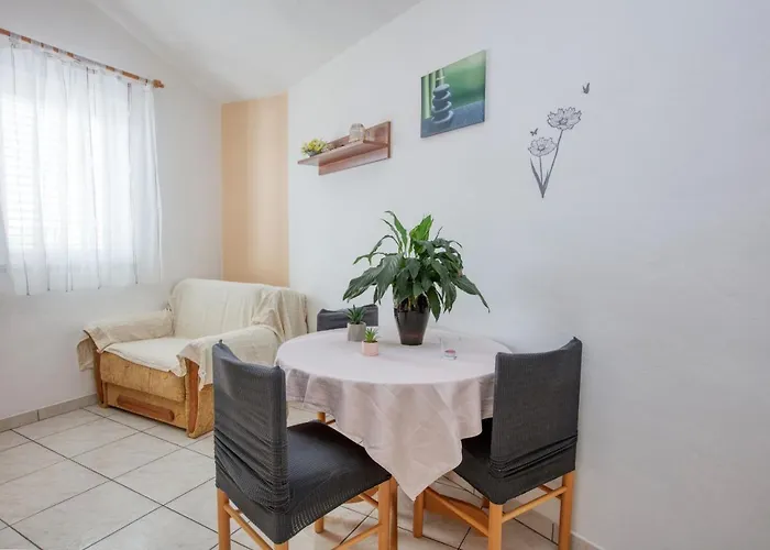 Apartmán With Parking Space Pirovac, Sibenik - 21008 Pirovac