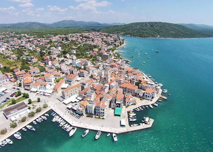 With Parking Space Pirovac, Sibenik - 21008 Apartmán *